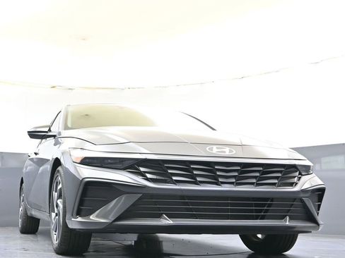 New 2025 Hyundai Elantra Sport image 40