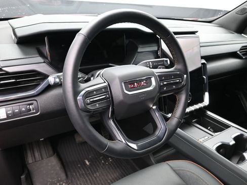 Used 2024 GMC Acadia AT4 w/ Luxury Package image 14