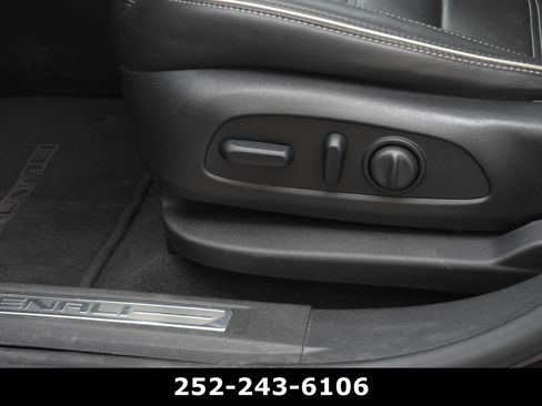 Used 2017 GMC Acadia Denali w/ Technology Package image 11