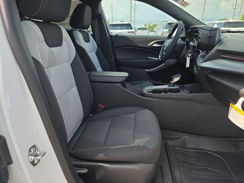 New 2026 Chevrolet Trax RS w/ Sunroof Package FWD image 15