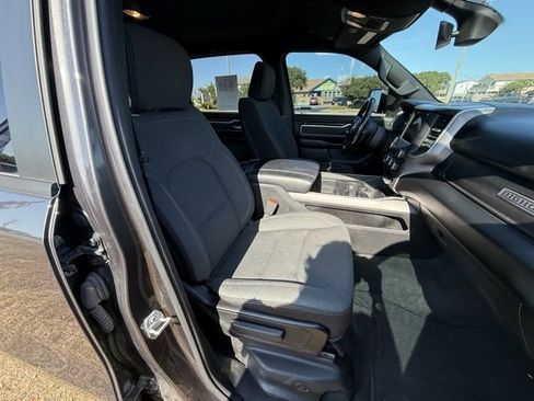 Used 2021 RAM 1500 Big Horn image 11