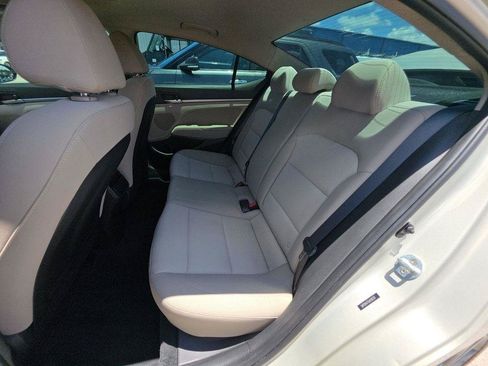 Used 2018 Hyundai Elantra Value Edition FWD image 14