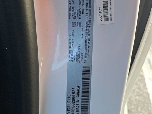 Used 2025 Chrysler Pacifica Select image 14