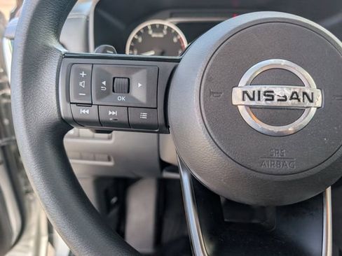 Used 2021 Nissan Rogue SV FWD image 13