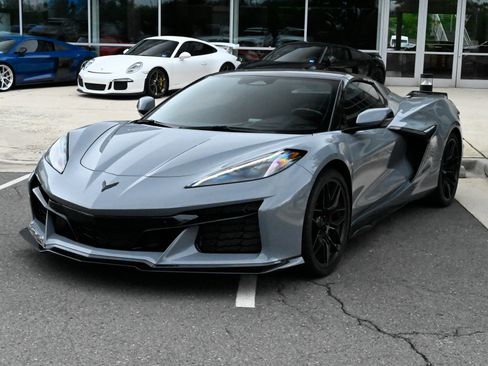 Used 2024 Chevrolet Corvette Z06 w/ Stealth Interior Trim Package RWD image 2