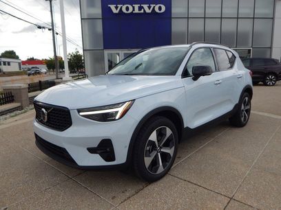 New 2026 Volvo XC40 B5 Plus w/ Protection Package Premier