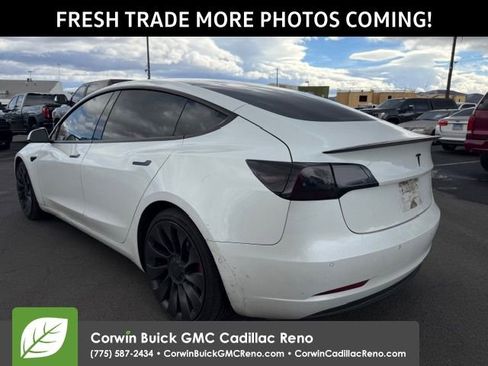 Used 2022 Tesla Model 3 Performance image 3