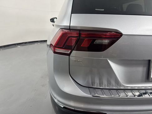 Used 2023 Volkswagen Tiguan SE AWD/4WD image 30