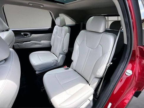 Used 2023 Kia Sorento SX FWD image 21
