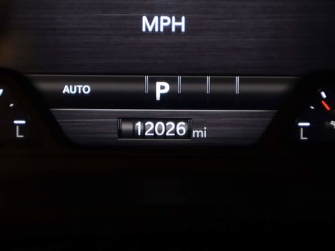 Used 2026 RAM 1500 Laramie AWD/4WD image 8