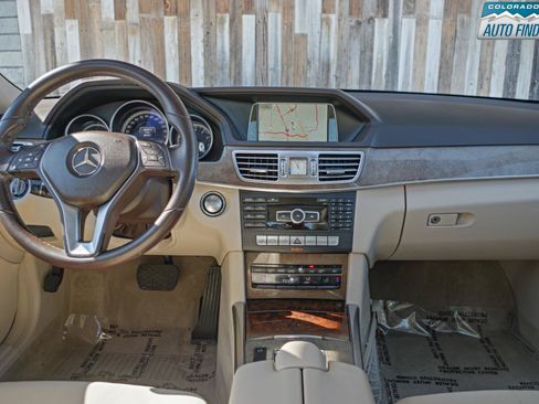 Used 2014 Mercedes-Benz E 350 4MATIC Sedan image 16