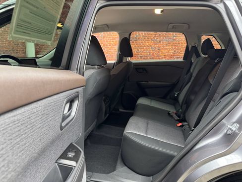 Used 2021 Nissan Rogue S AWD/4WD image 25