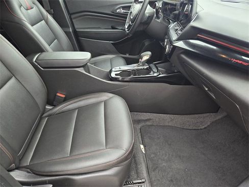 Used 2024 Chevrolet Trax RS w/ Sunroof Package image 15