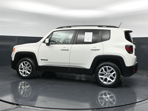 Used 2017 Jeep Renegade Latitude AWD/4WD image 8