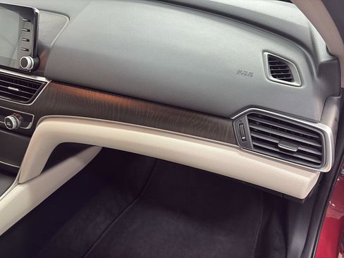Used 2019 Honda Accord EX image 24