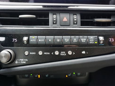 Used 2024 Lexus ES 350 w/ Premium Package image 13