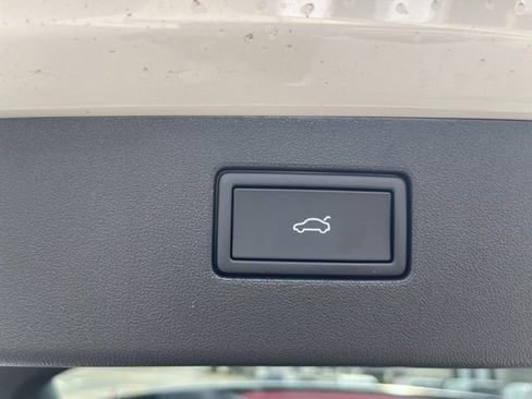 New 2026 Volkswagen Tiguan SE R-Line image 26