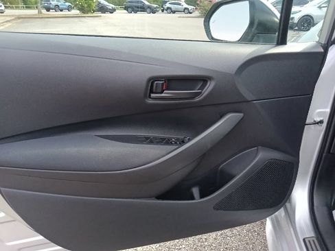 Used 2026 Toyota Corolla LE FWD image 11