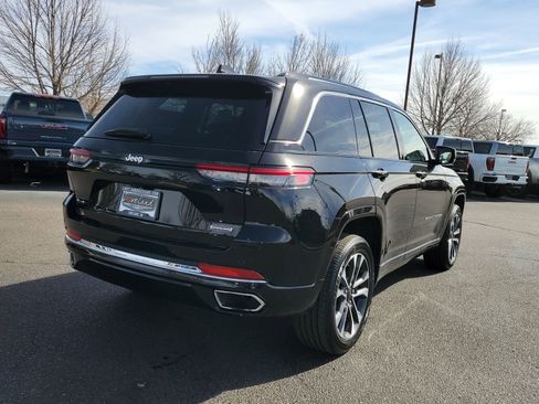 Used 2022 Jeep Grand Cherokee Overland image 3