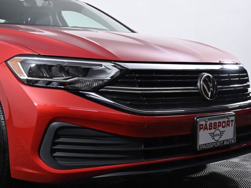 Used 2024 Volkswagen Jetta SE image 5