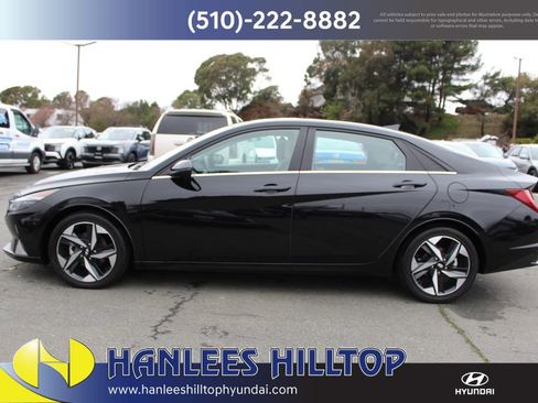 Used 2023 Hyundai Elantra Limited image 2