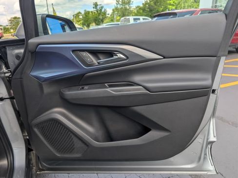 Used 2024 Chevrolet Equinox EV LT AWD/4WD image 13