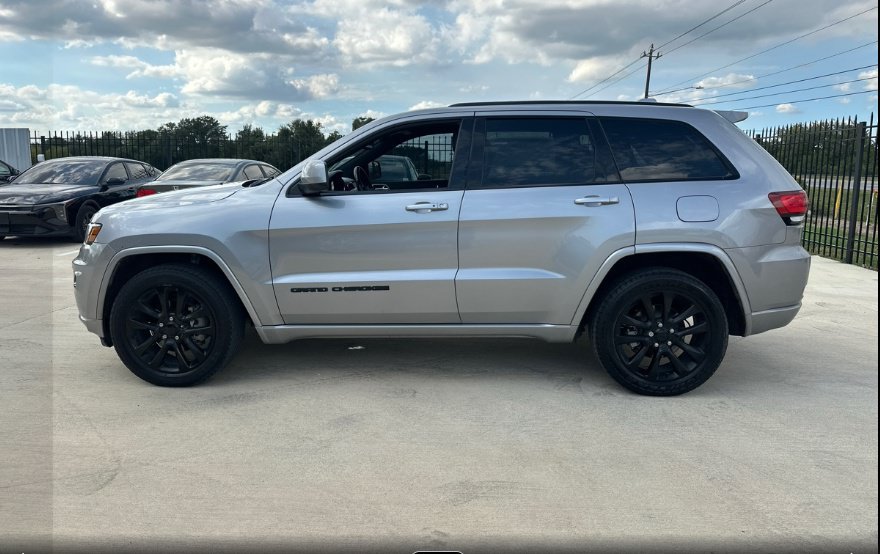 Used 2020 Jeep Grand Cherokee Altitude AWD/4WD image 15