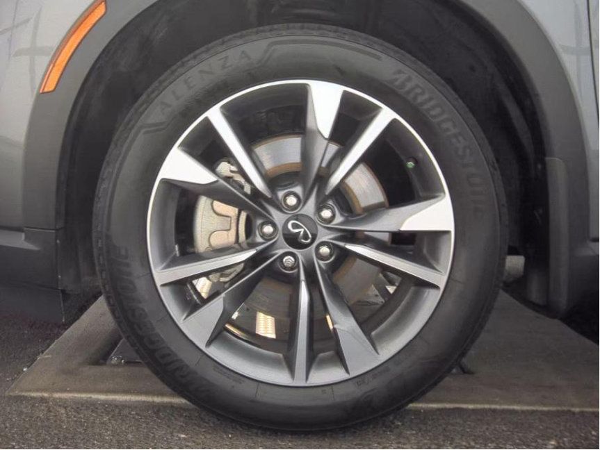 Used 2024 INFINITI QX60 Luxe w/ Performance Audio Package FWD image 9