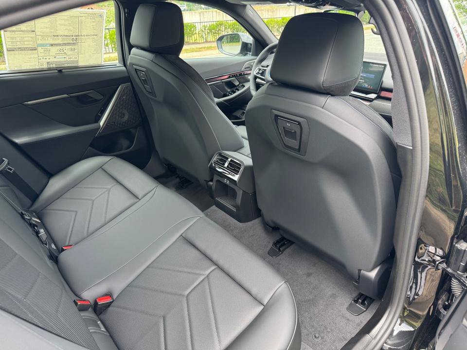 New 2027 BMW 550e xDrive w/ Executive Package AWD/4WD image 29