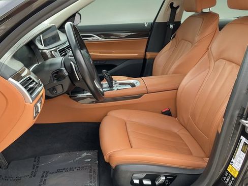 Used 2020 BMW 740i xDrive w/ Cold Weather Package AWD/4WD image 13