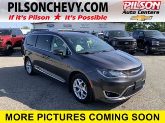 Used 2018 Chrysler Pacifica Touring-L Plus w/ Tire & Wheel Group FWD video 1