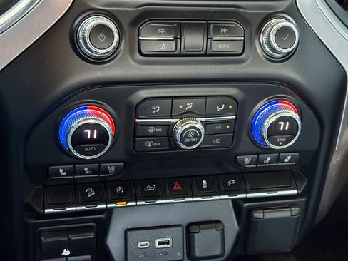 Used 2021 GMC Sierra 1500 SLT image 26