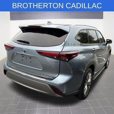 Used 2024 Toyota Highlander Platinum AWD/4WD image 3