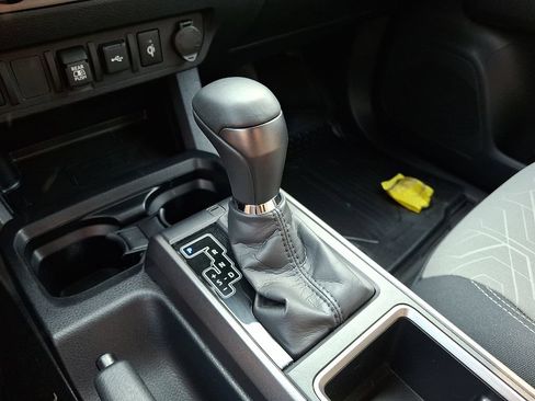 Certified 2023 Toyota Tacoma TRD Sport AWD/4WD image 15