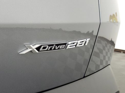 Certified 2025 BMW X2 xDrive28i w/ Premium Package image 24