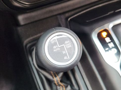 Used 2021 Jeep Wrangler Unlimited Sahara AWD/4WD image 19