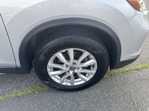 Used 2020 Nissan Rogue SV AWD/4WD image 9