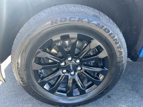 Used 2022 GMC Canyon Elevation w/ Elevation Premium Package RWD image 8