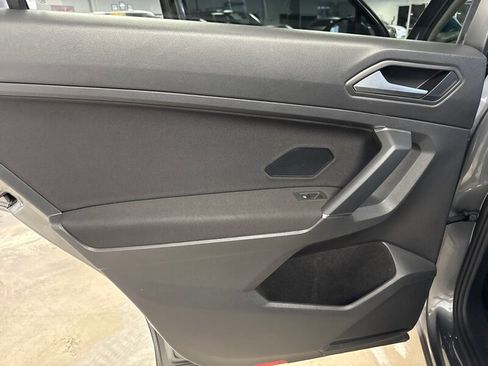 Used 2020 Volkswagen Tiguan S image 18