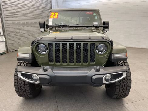 Used 2023 Jeep Gladiator Sport AWD/4WD image 3