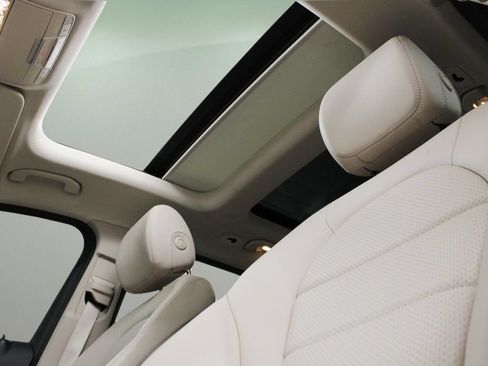Used 2022 Mercedes-Benz GLC 300 image 38