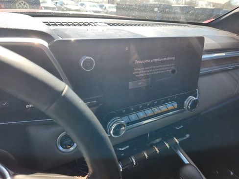 Used 2024 GMC Canyon Denali image 16