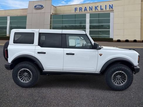 New 2026 Ford Bronco Badlands AWD/4WD image 8