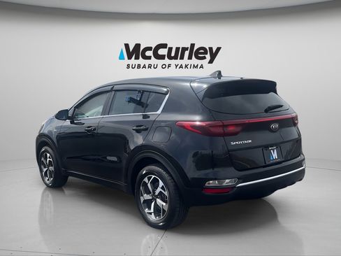 Used 2022 Kia Sportage LX AWD/4WD image 3