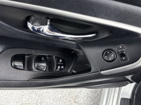Used 2015 Nissan Altima 2.5 SV image 18