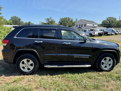 Used 2014 Jeep Grand Cherokee Laredo w/ Security & Convenience Group AWD/4WD image 4