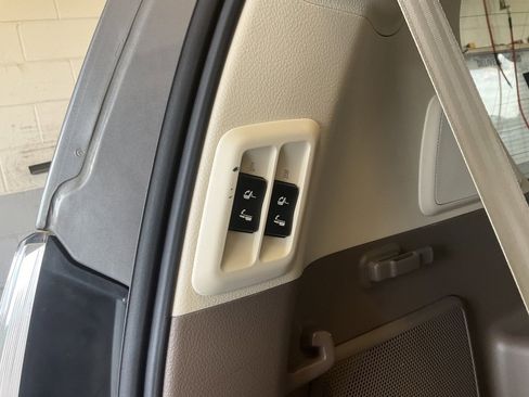 Used 2014 Lexus GX 460 Luxury w/ Preferred Accessory Package image 30