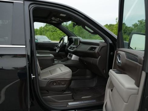 Used 2022 GMC Yukon XL SLT w/ SLT Premium Package AWD/4WD image 21