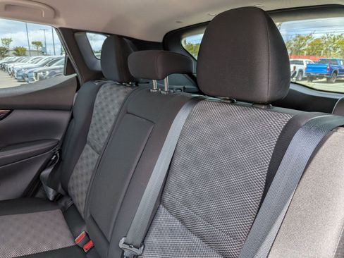 Used 2022 Nissan Rogue Sport SV FWD image 29