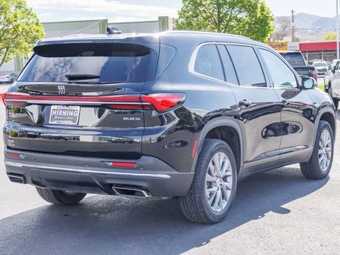 Used 2025 Buick Enclave Preferred AWD/4WD image 31